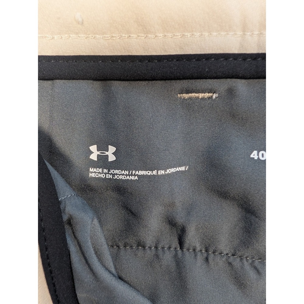 Under Armour Golf Shorts Mens 40 Tan Flat Front Performance Stretch Excellent - Picture 2 of 5